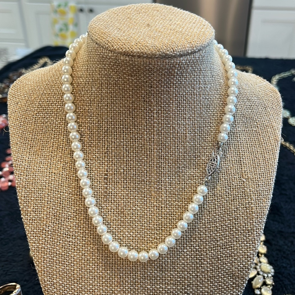 Pearl Necklace With Silver Clasp
